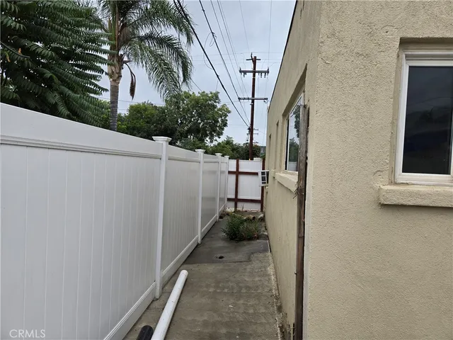 $1,950 | 2355 North D Street, San Bernardino, CA 92405