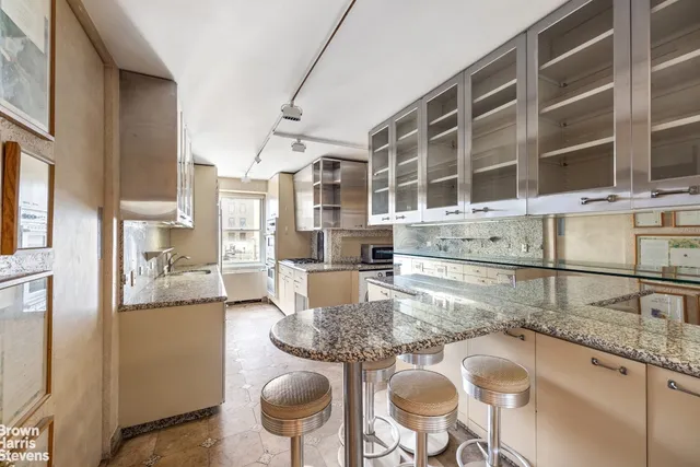 $5,200,000 | 40 East 84th Street, Unit 7CD | Upper East Side
