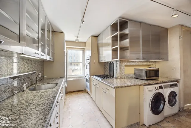 $5,200,000 | 40 East 84th Street, Unit 7CD | Upper East Side