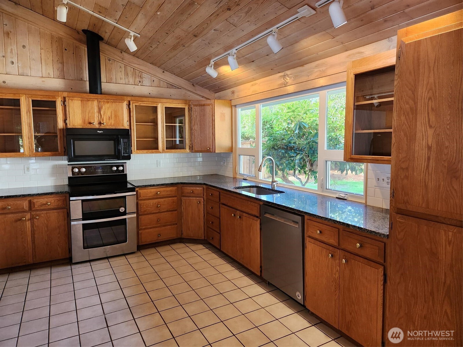 181 East Dabob Road Shelton, WA 98584 - Photo 23 of 39