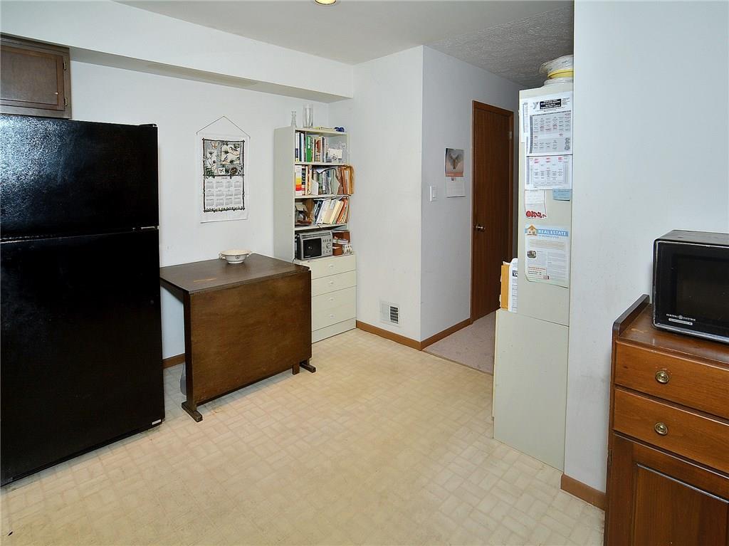 504 Spring Run Drive Monroeville, PA 15146 - Photo 3 of 22 Gallery Image 3