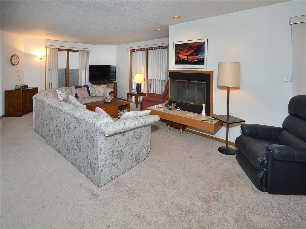 504 Spring Run Drive Monroeville, PA 15146 - Photo 5 of 22 Gallery Image 5