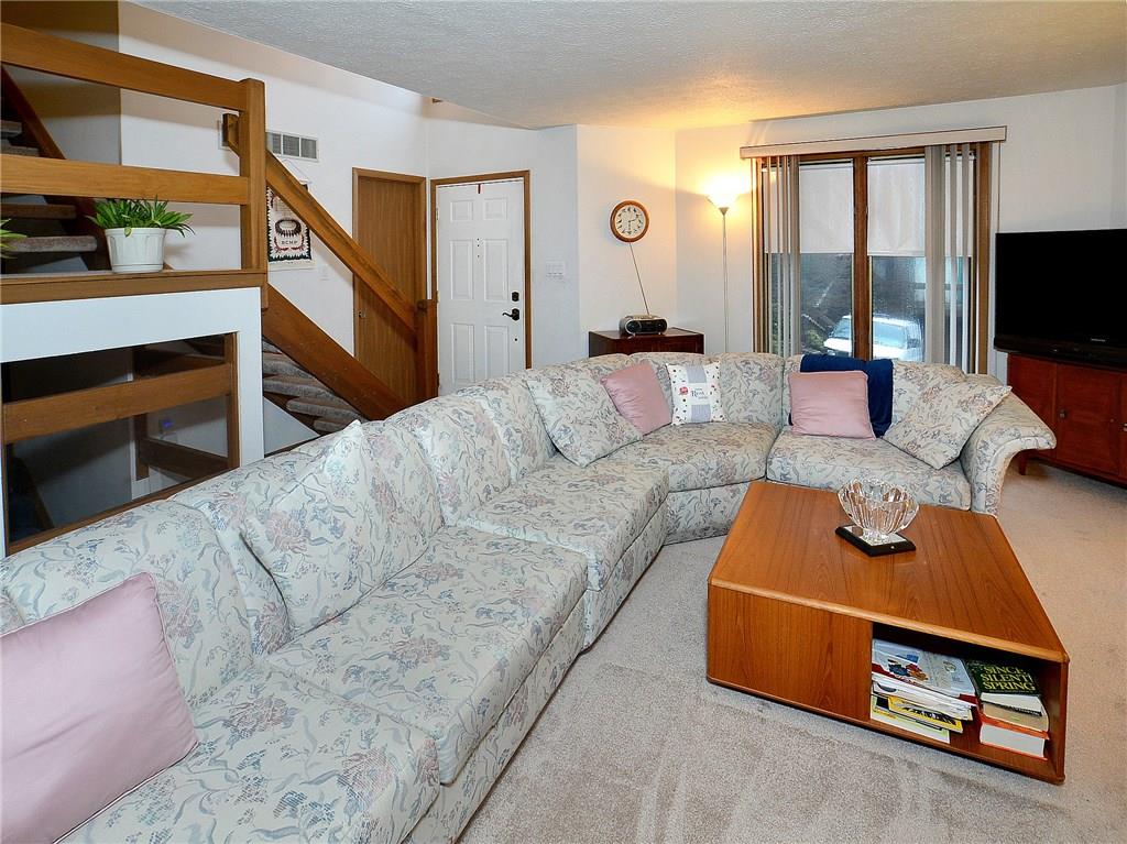 504 Spring Run Drive Monroeville, PA 15146 - Photo 7 of 22 Gallery Image 7