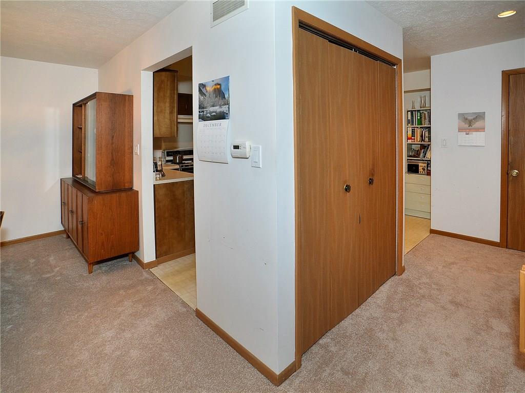 504 Spring Run Drive Monroeville, PA 15146 - Photo 8 of 22 Gallery Image 8