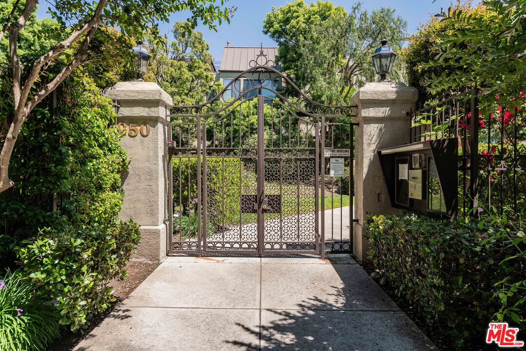 950 North Kings Road, Unit 216 West Hollywood, CA 90069 - Photo 14 of 19