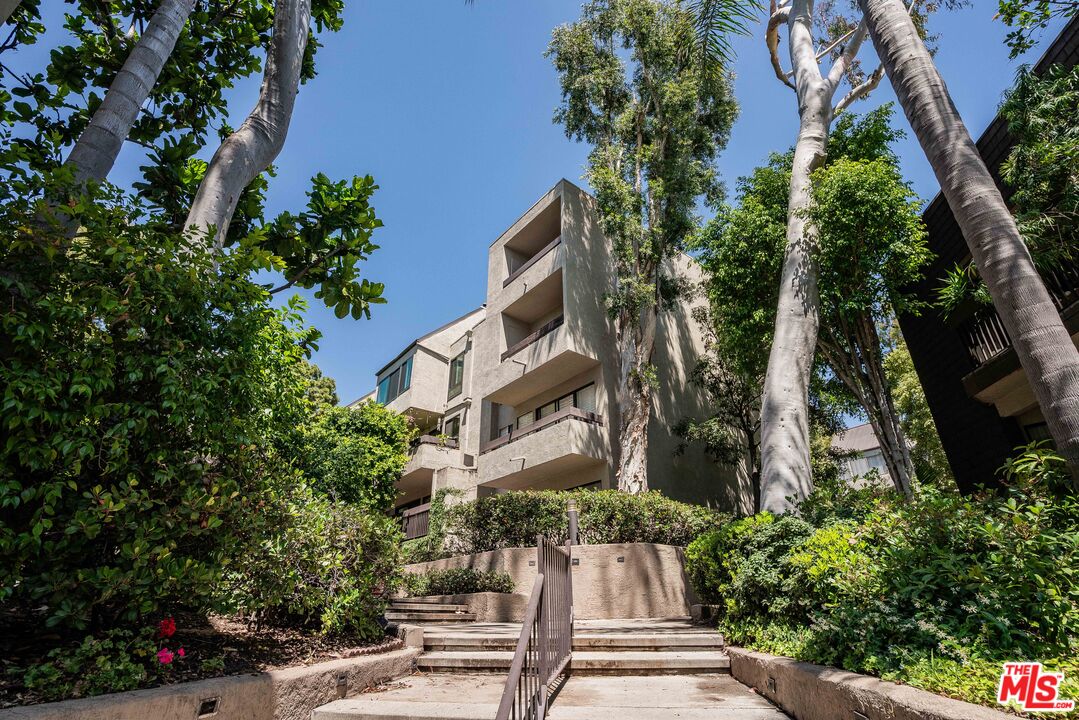 950 North Kings Road, Unit 216 West Hollywood, CA 90069 - Photo 17 of 19
