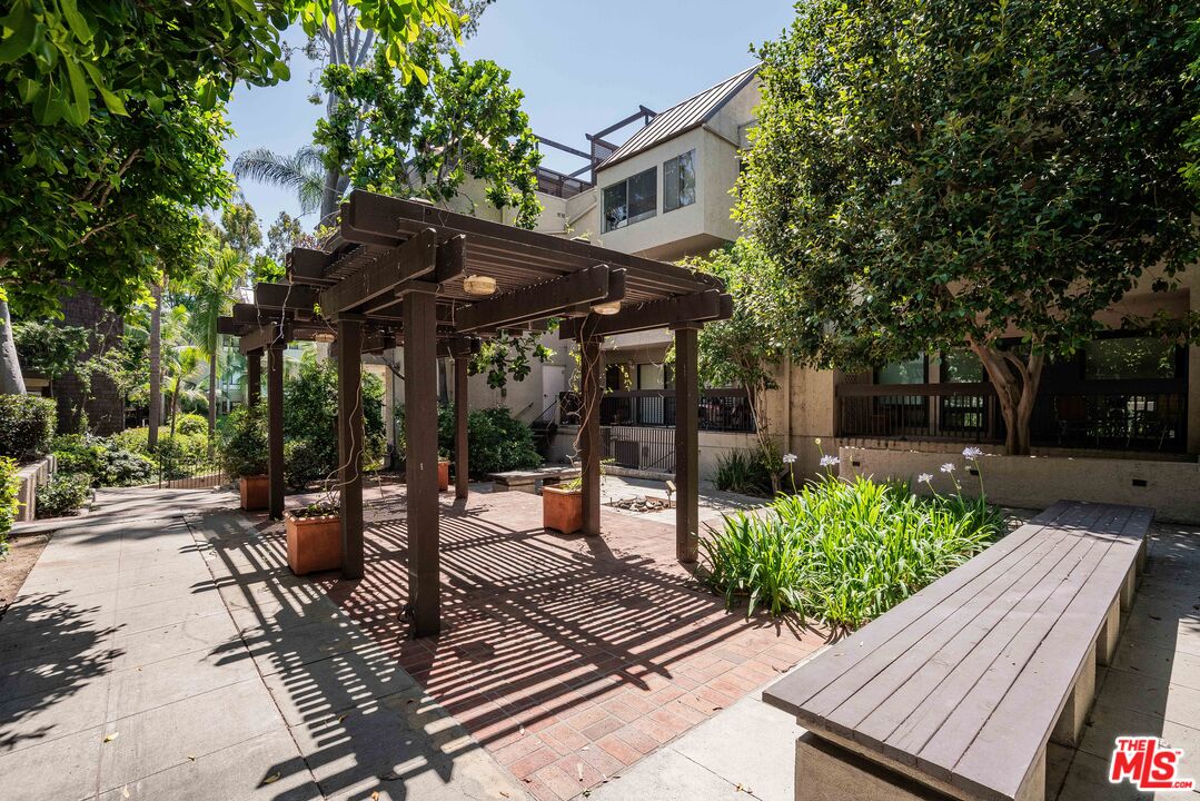 950 North Kings Road, Unit 216 West Hollywood, CA 90069 - Photo 18 of 19