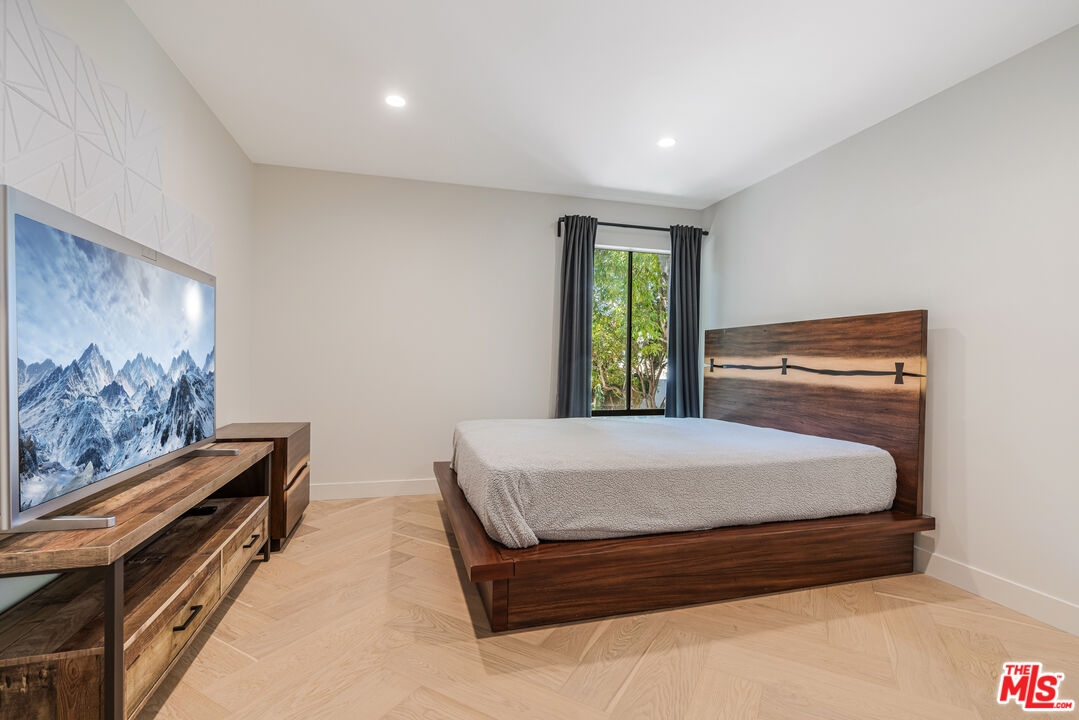 950 North Kings Road, Unit 216 West Hollywood, CA 90069 - Photo 7 of 19