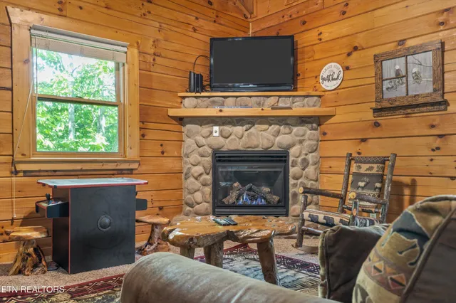 $449,900 | 1613 Misty Hollow Road, Gatlinburg, TN 37738