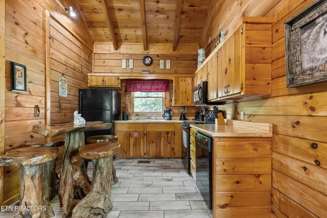 $449,900 | 1613 Misty Hollow Road, Gatlinburg, TN 37738