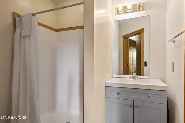 $449,900 | 1613 Misty Hollow Road, Gatlinburg, TN 37738