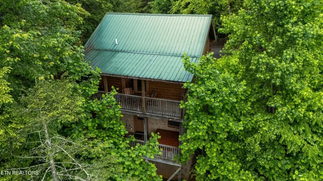 $449,900 | 1613 Misty Hollow Road, Gatlinburg, TN 37738