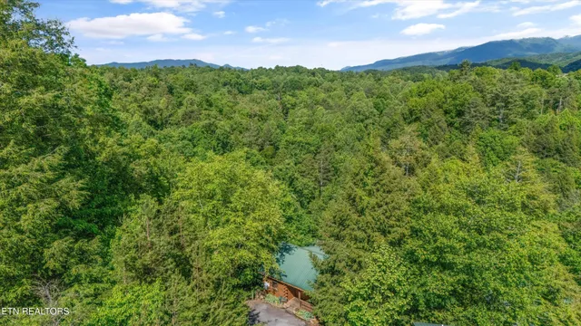 $449,900 | 1613 Misty Hollow Road, Gatlinburg, TN 37738