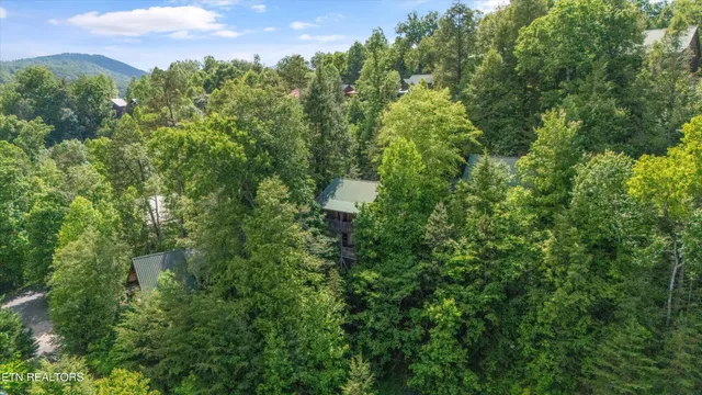 $449,900 | 1613 Misty Hollow Road, Gatlinburg, TN 37738