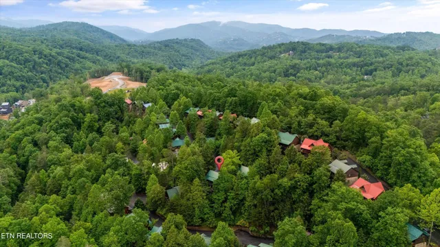 $449,900 | 1613 Misty Hollow Road, Gatlinburg, TN 37738