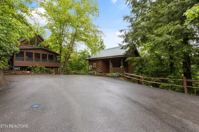$449,900 | 1613 Misty Hollow Road, Gatlinburg, TN 37738