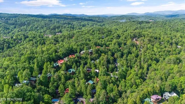 $449,900 | 1613 Misty Hollow Road, Gatlinburg, TN 37738