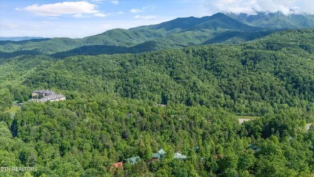 $449,900 | 1613 Misty Hollow Road, Gatlinburg, TN 37738