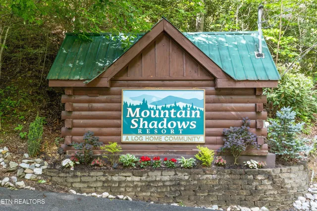 $449,900 | 1613 Misty Hollow Road, Gatlinburg, TN 37738