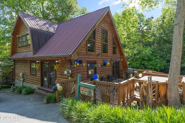$449,900 | 1613 Misty Hollow Road, Gatlinburg, TN 37738