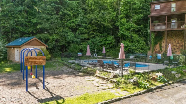 $449,900 | 1613 Misty Hollow Road, Gatlinburg, TN 37738