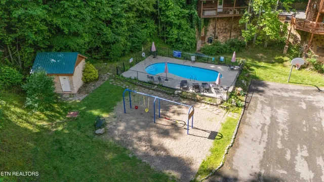 $449,900 | 1613 Misty Hollow Road, Gatlinburg, TN 37738