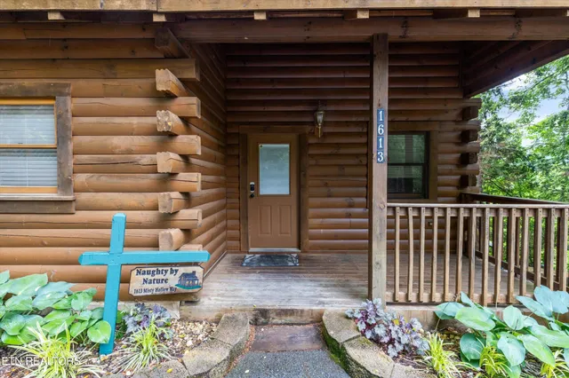 $449,900 | 1613 Misty Hollow Road, Gatlinburg, TN 37738