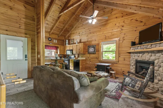 $449,900 | 1613 Misty Hollow Road, Gatlinburg, TN 37738