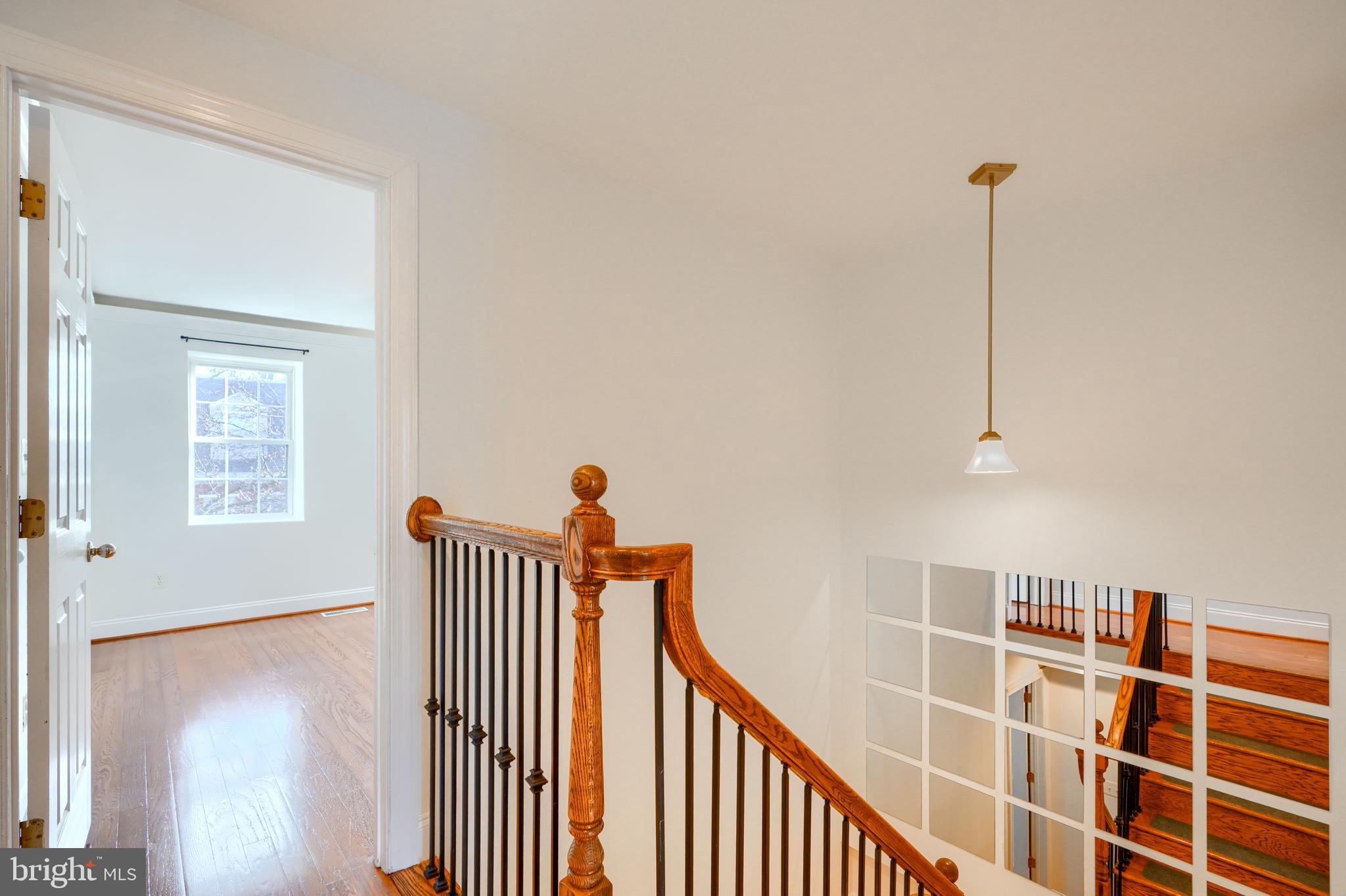 1520 Byrd Street Baltimore, MD 21230 - Photo 28 of 36 a view of a hallway with windows