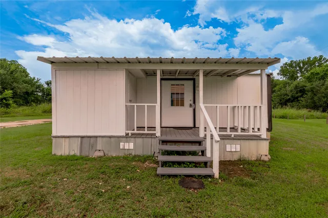 $600 | 128 Johnnie Street, Trinity, TX 75862