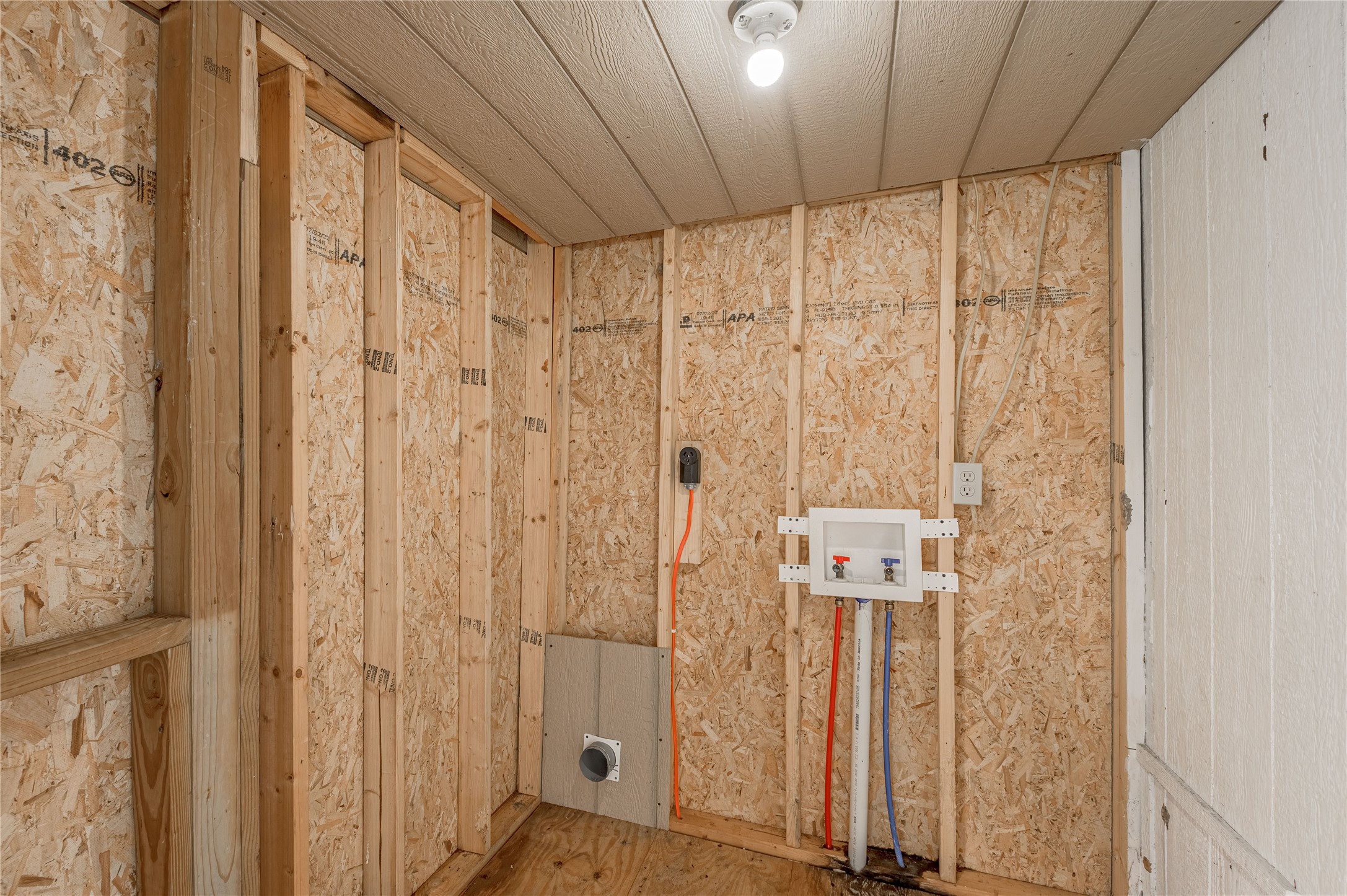 128 Johnnie Street Trinity, TX 75862 - Photo 16 of 19 a bathroom with a shower