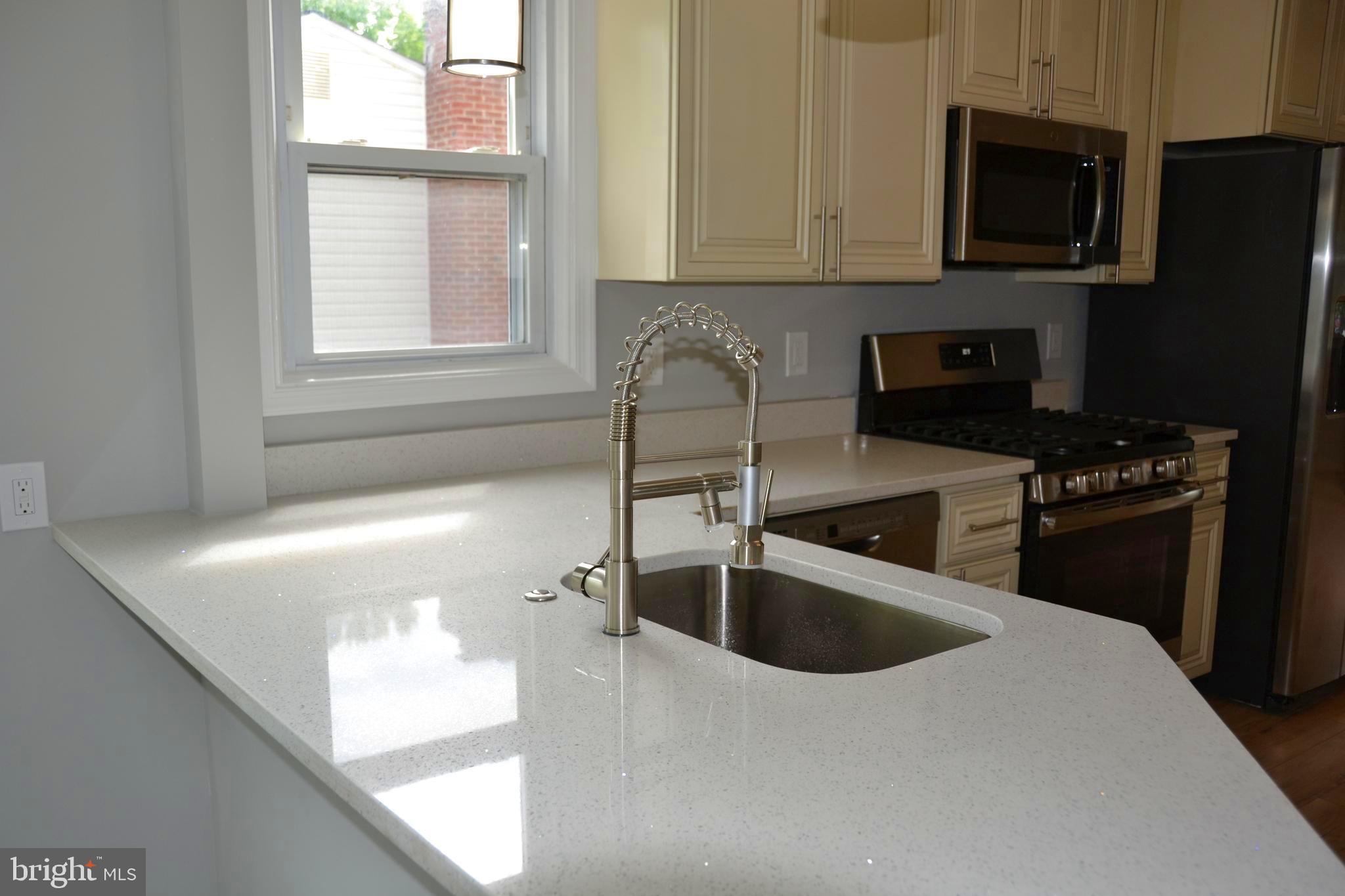 318 Cheddington Road Linthicum, MD 21090 - Photo 13 of 33