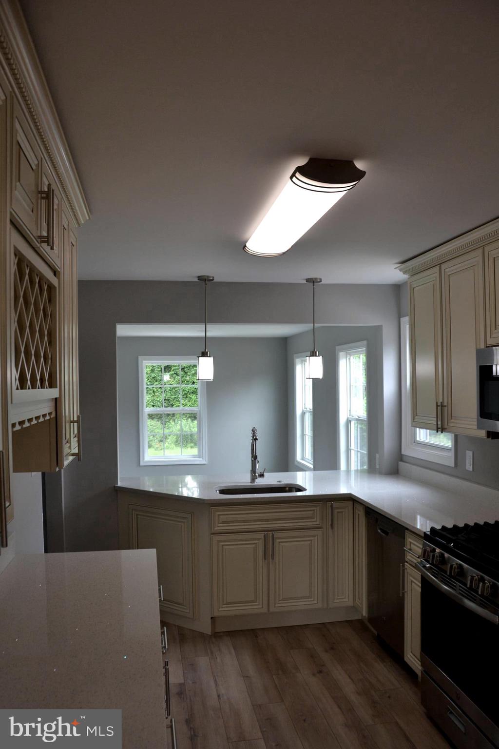 318 Cheddington Road Linthicum, MD 21090 - Photo 9 of 33