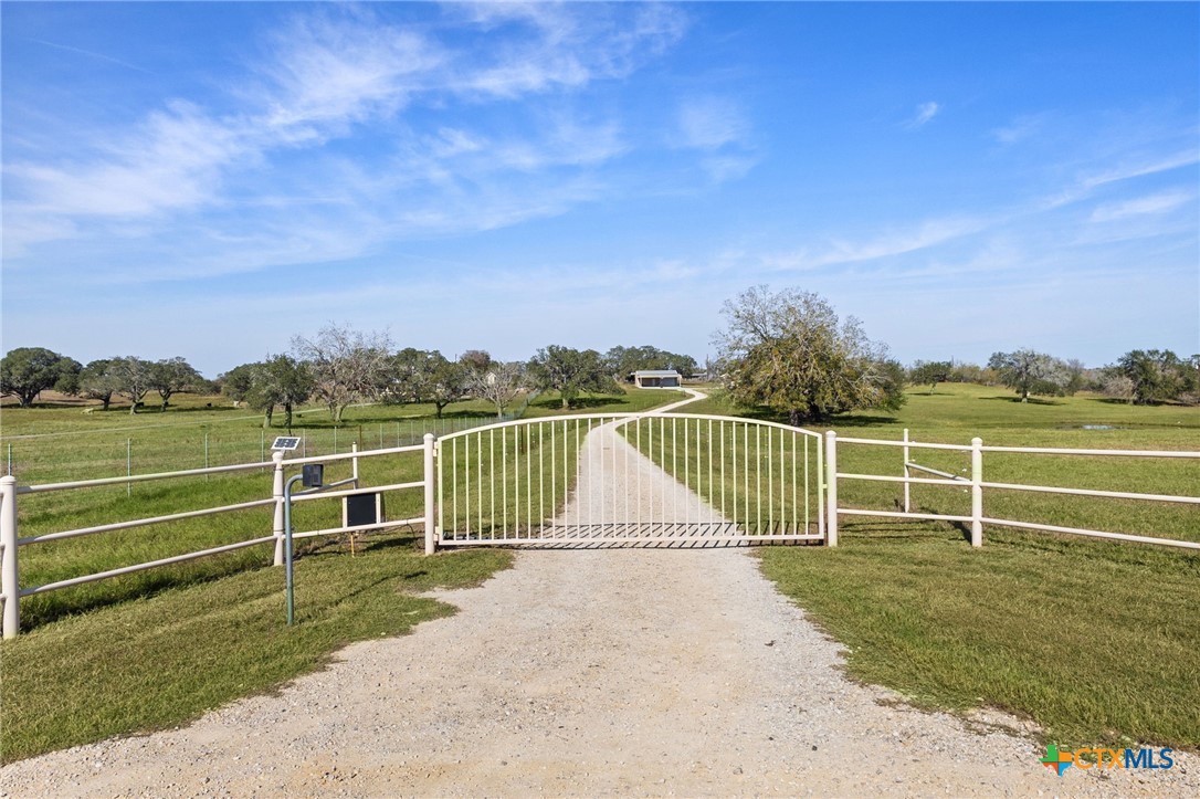 2419 Eden Road Seguin, TX 78155 - Photo 2 of 11