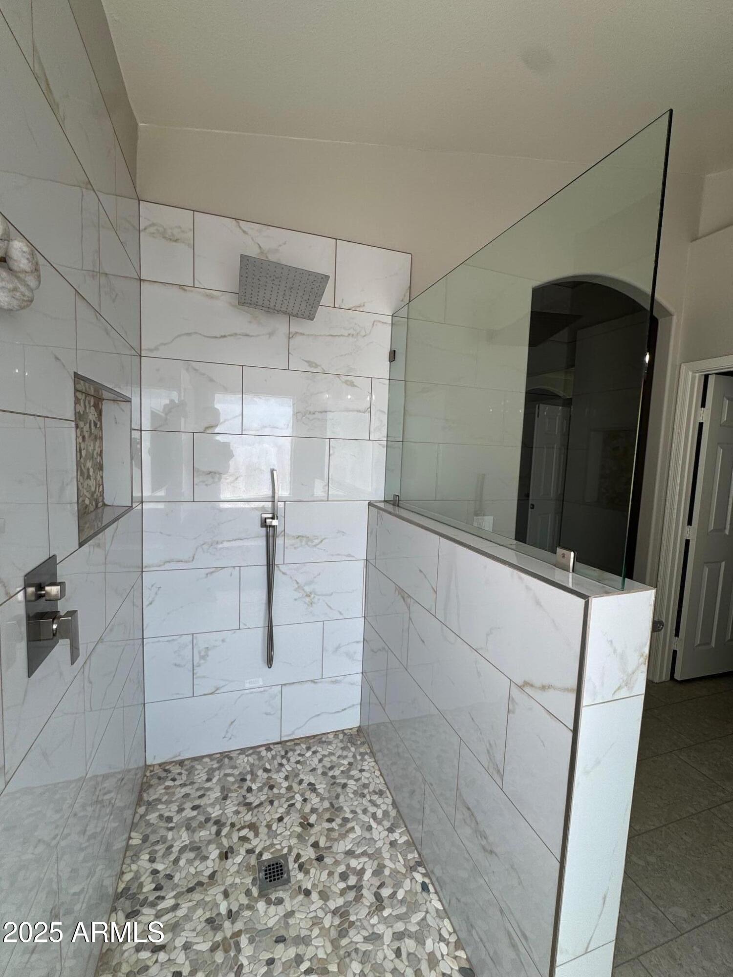 1822 South 39th Street, Unit 6 Mesa, AZ 85206 - Photo 14 of 18 a bathroom with a shower