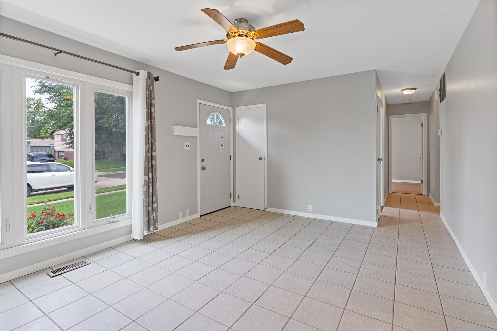 302 Healy Avenue Romeoville, IL 60446 - Photo 6 of 21 Gallery Image 6