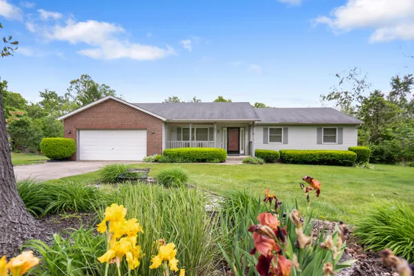 $380,000 | 20 Winter Green Loop Southwest, Pataskala, OH 43062