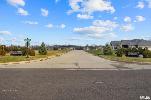 $54,900 | 1960-1962 Mayflower Drive, Pekin, IL 61554