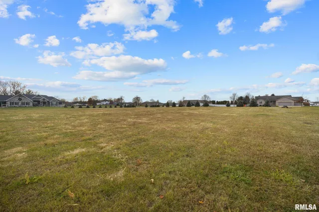 $54,900 | 1960-1962 Mayflower Drive, Pekin, IL 61554