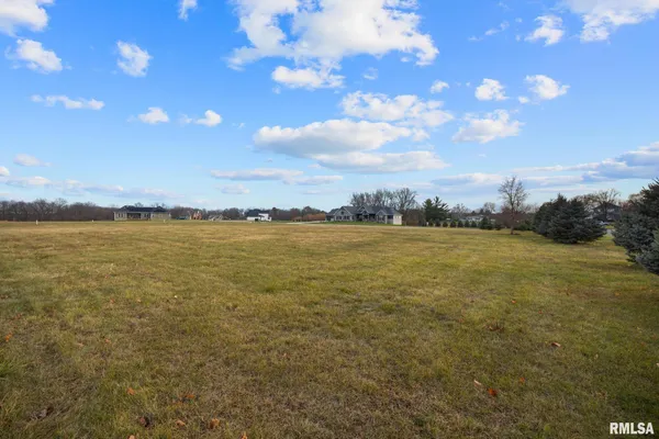 $54,900 | 1960-1962 Mayflower Drive, Pekin, IL 61554