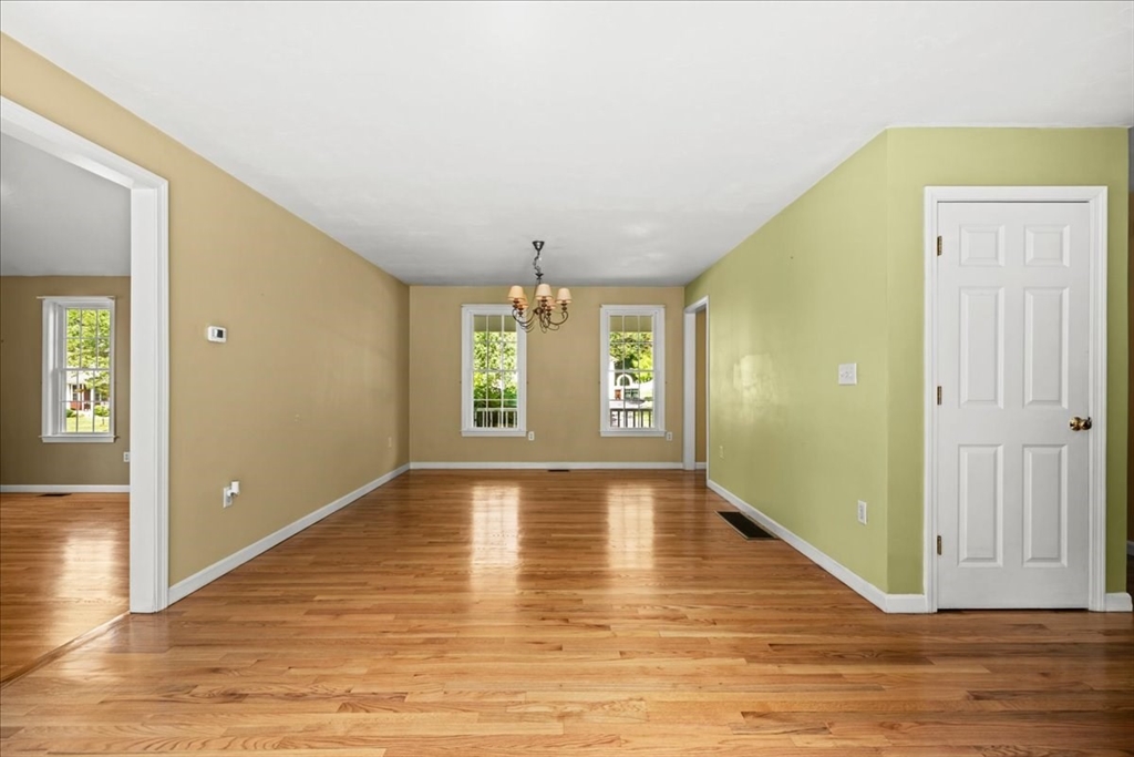 20 Hilltop Farm Road Auburn, MA 01501 - Photo 9 of 40