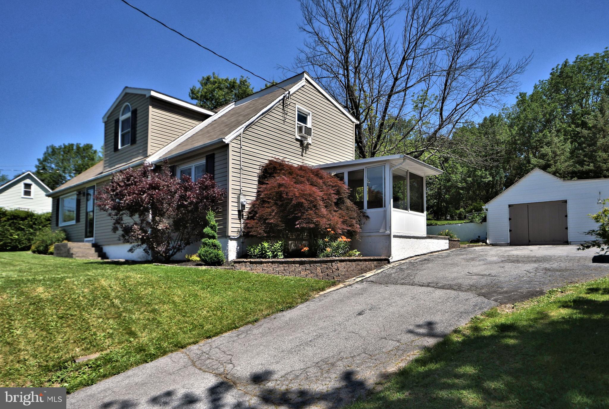 1127 Brooke Road Pottstown, PA 19464 - Photo 2 of 59 Gallery Image 2