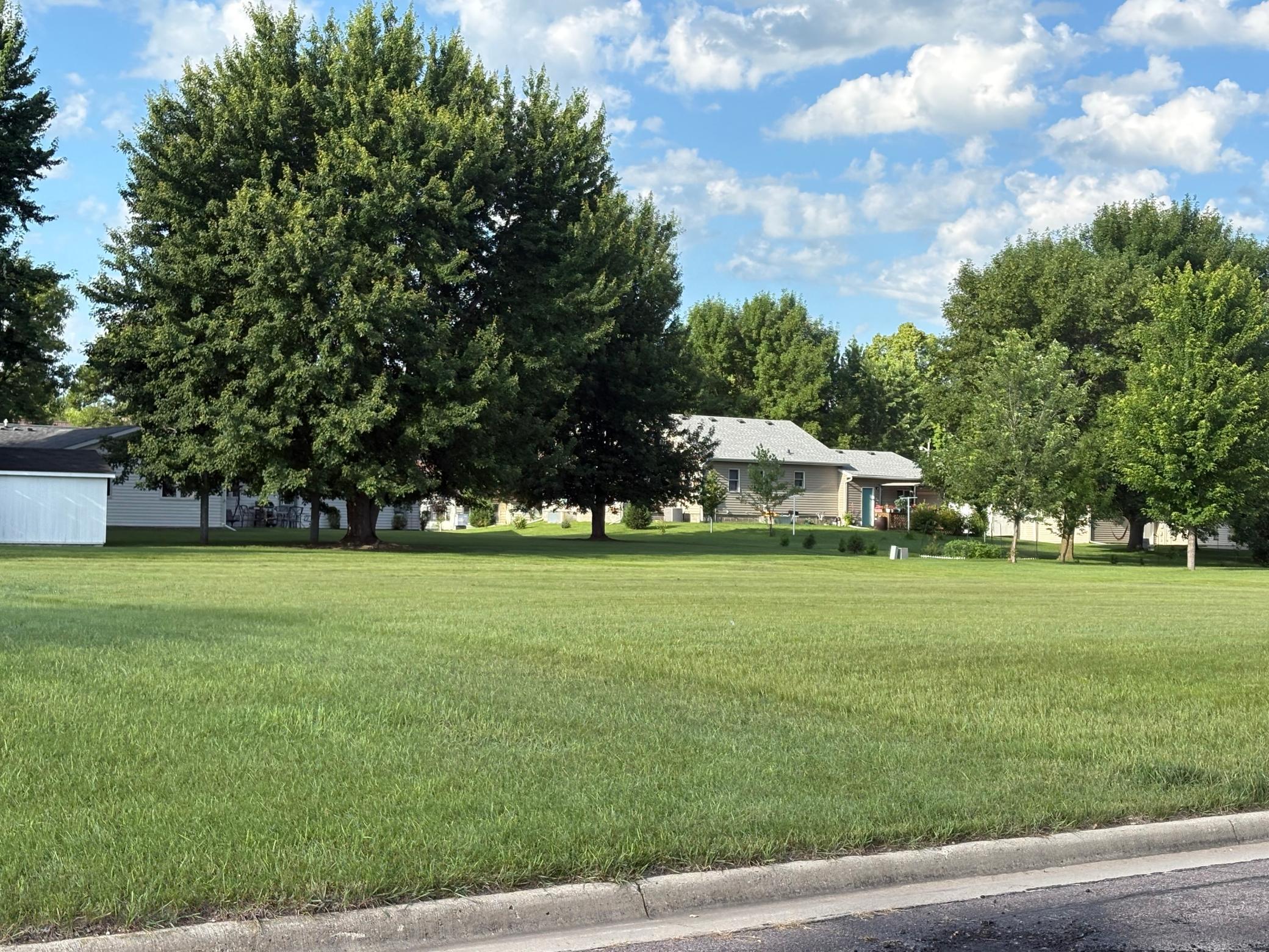 1039 Montana Avenue Benson, MN 56215 - Photo 2 of 4