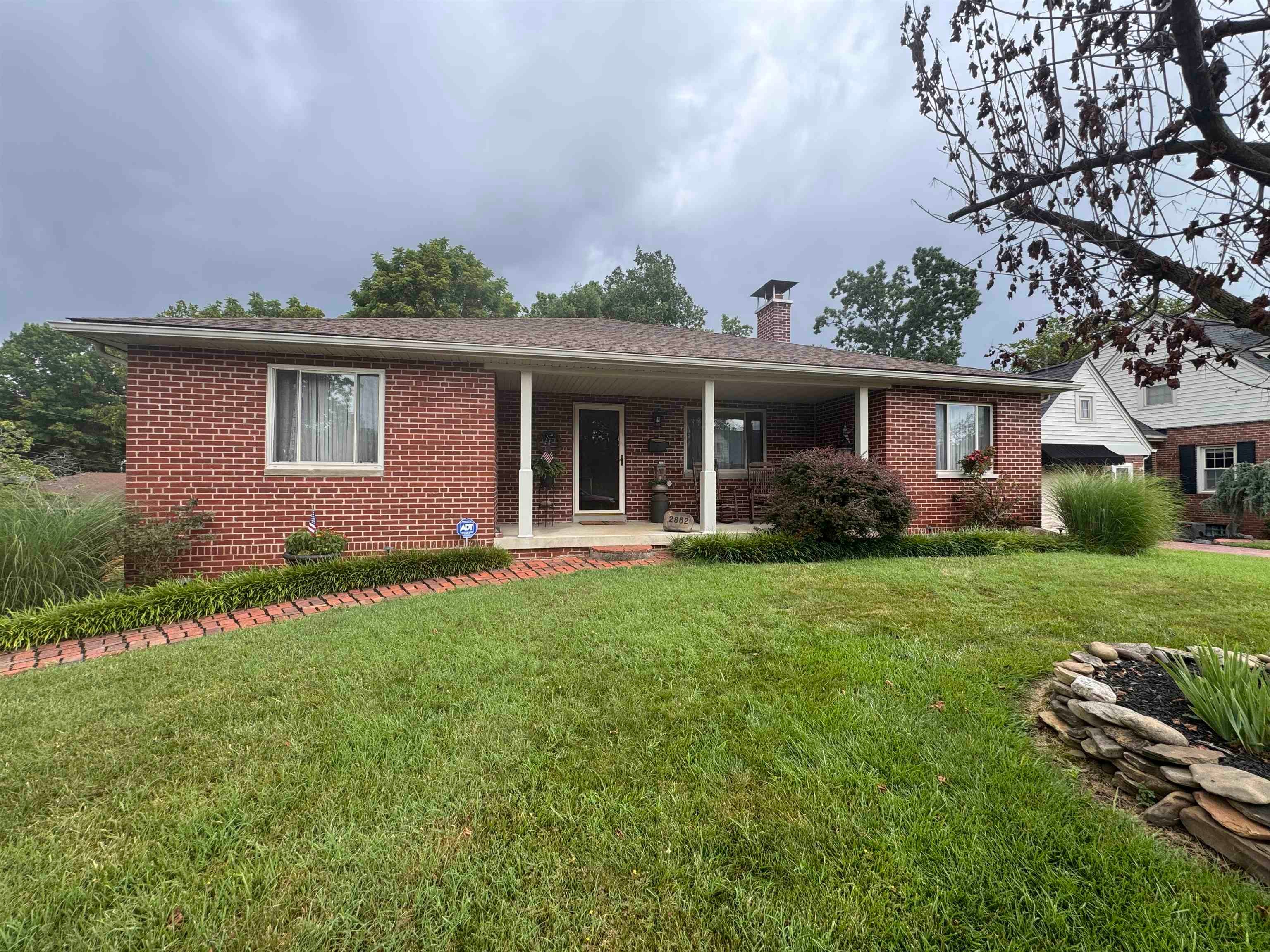 2862 Roseneath Road Huntington, WV 25705 - Photo 2 of 25 Gallery Image 2