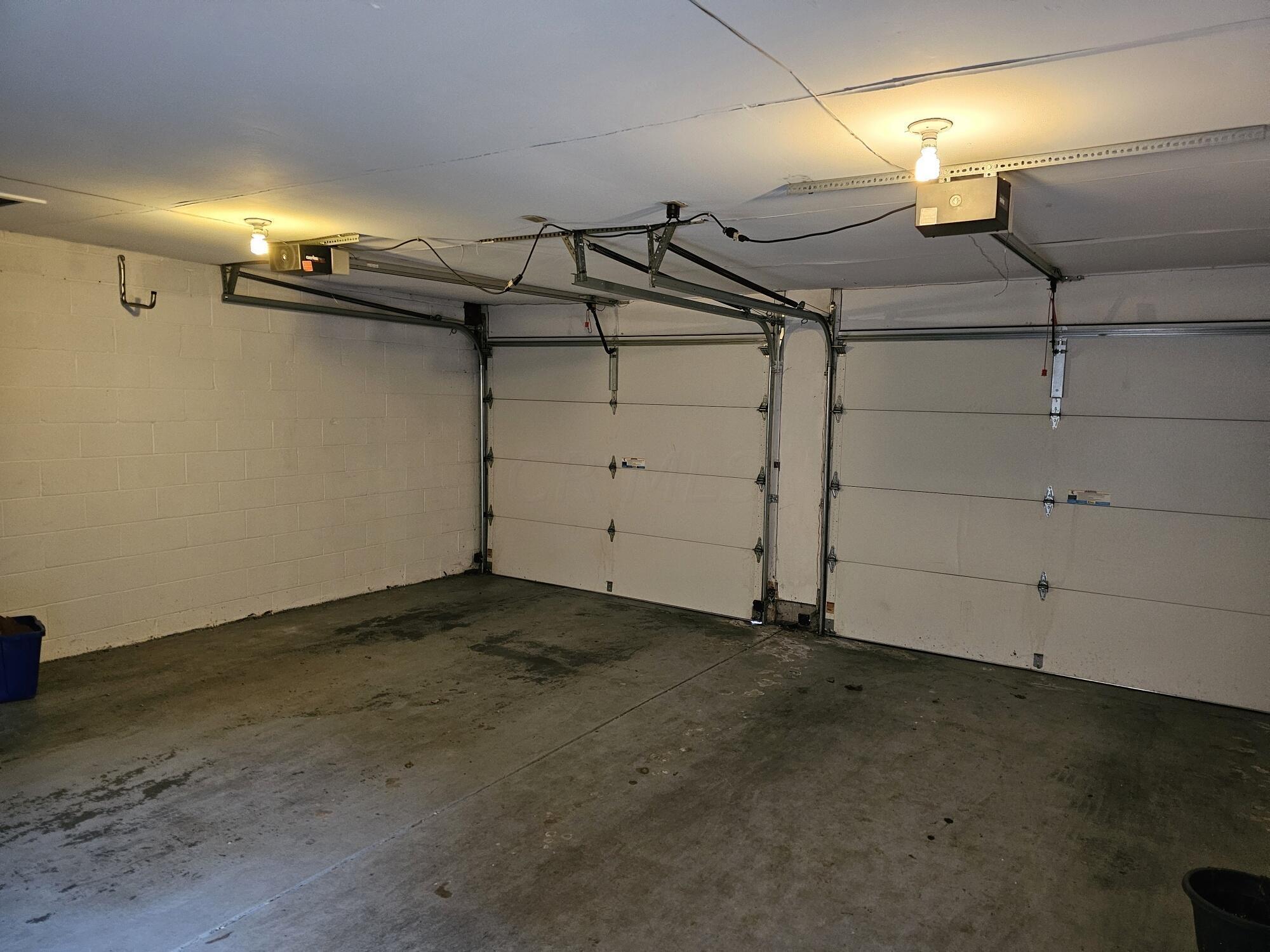 4725 Dierker Road Columbus, OH 43220 - Photo 22 of 23 4725 Garage