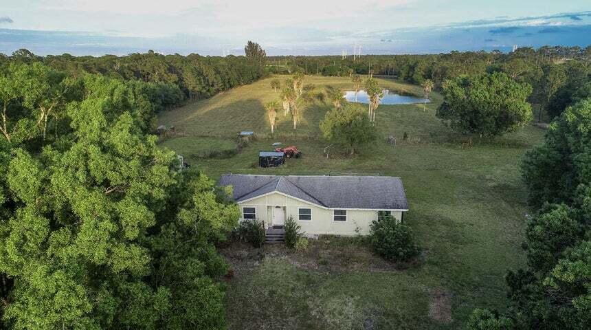 11470 Carlton Road Port St. Lucie, FL 34987 - Photo 3 of 12 20240313192129768469000000-o