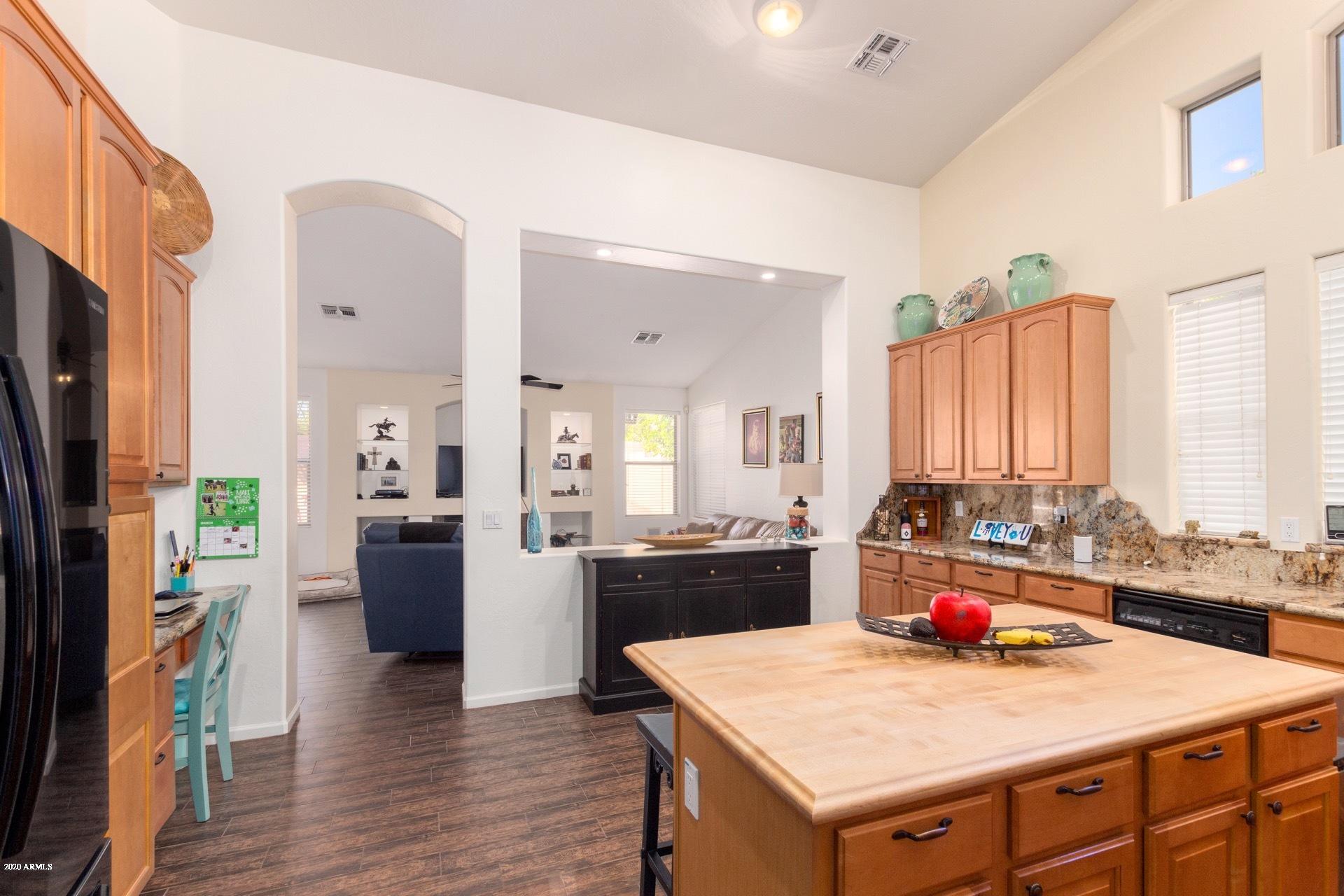 438 West Louis Way Tempe, AZ 85284 - Photo 9 of 39 0016-Louis 16
