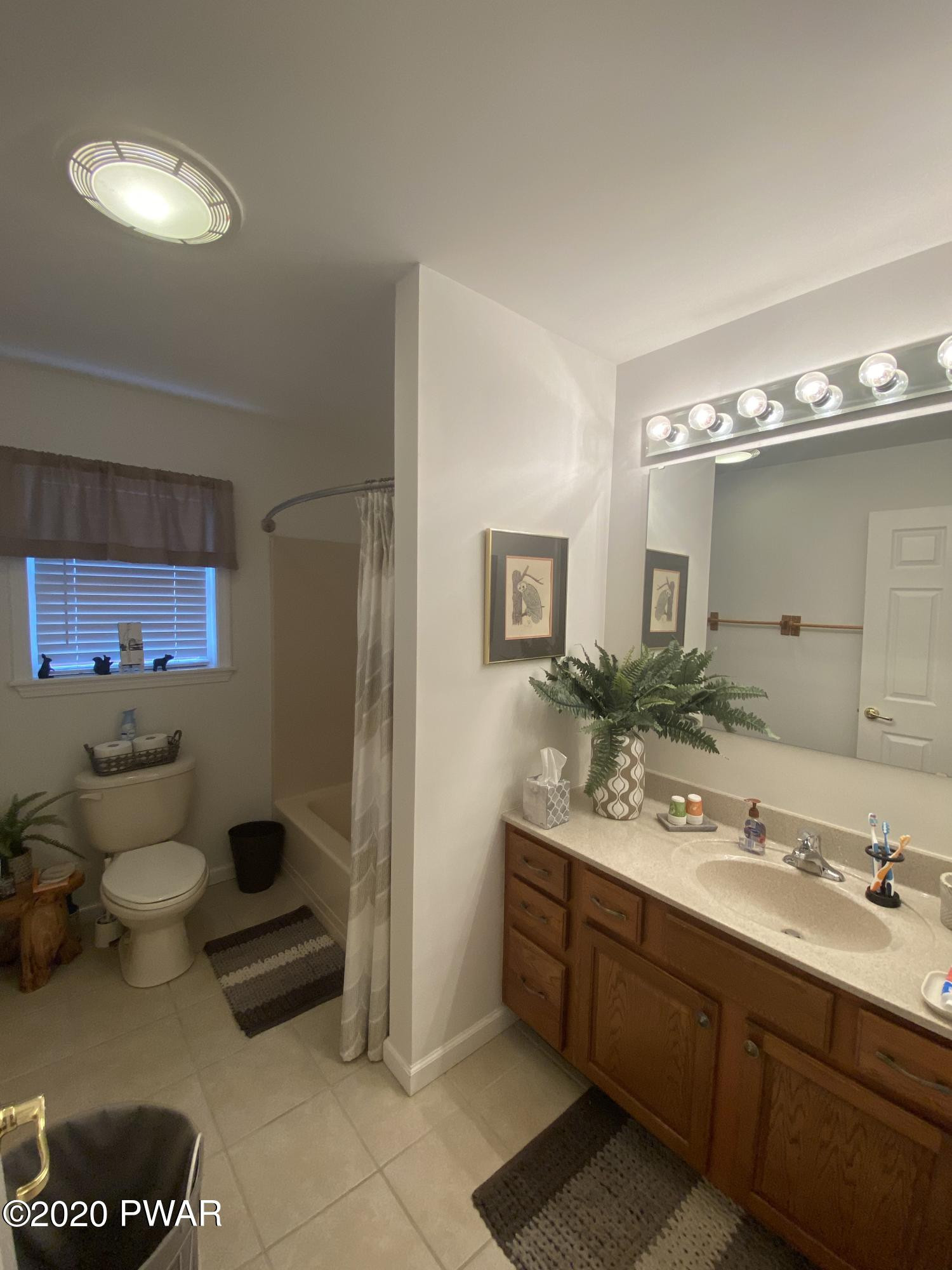 109 Poplar Road Tafton, PA 18464 - Photo 15 of 19 Bathroom 2