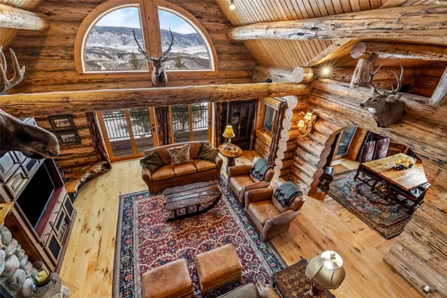 a view of an outdoor space