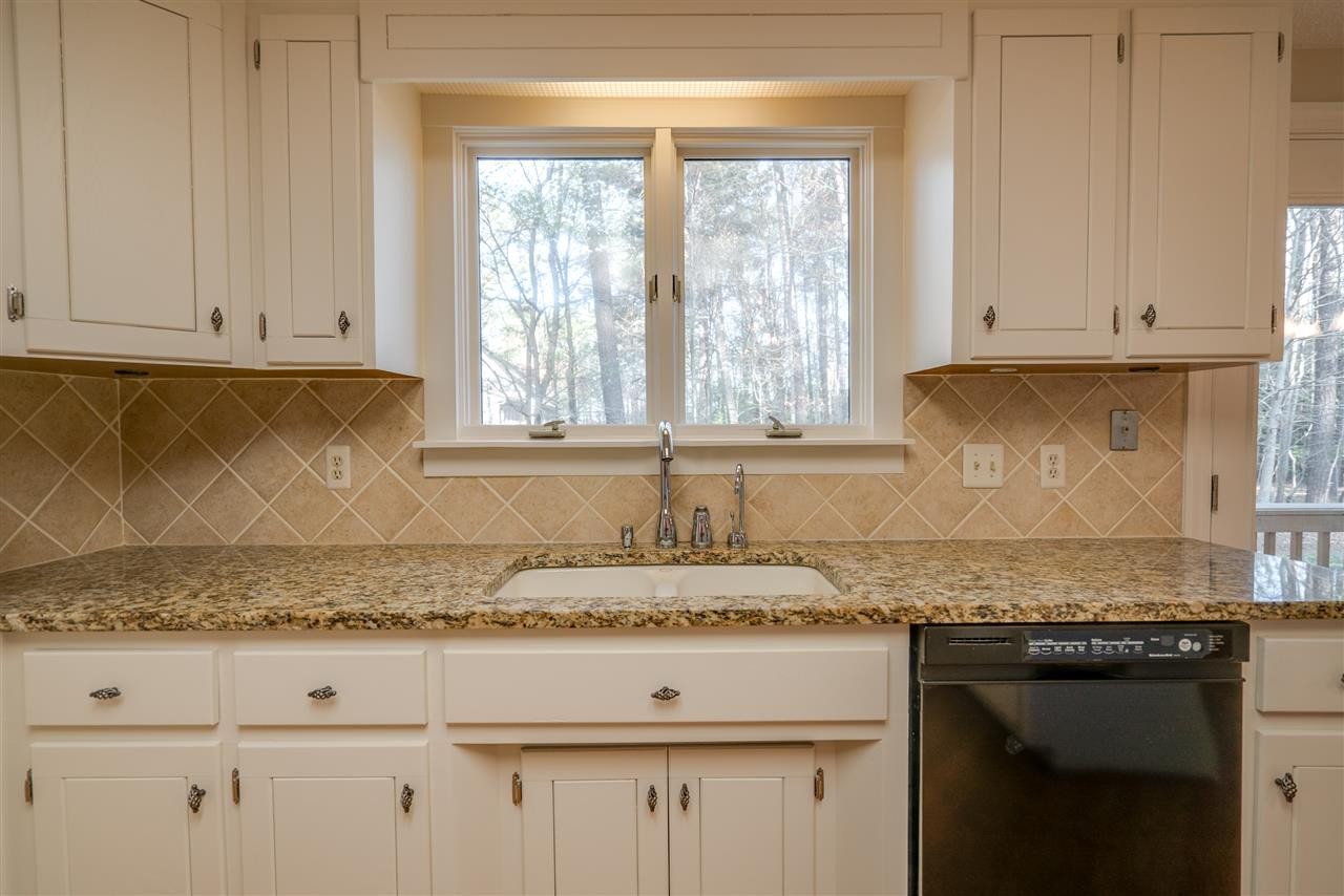 612 Downpatrick Lane Raleigh, NC 27615 - Photo 8 of 25 Kitchen